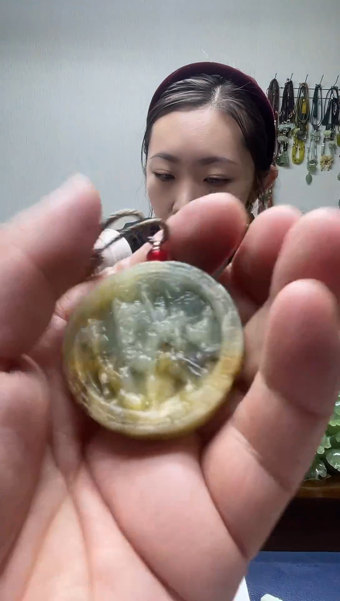 未镶嵌岫玉颈饰·