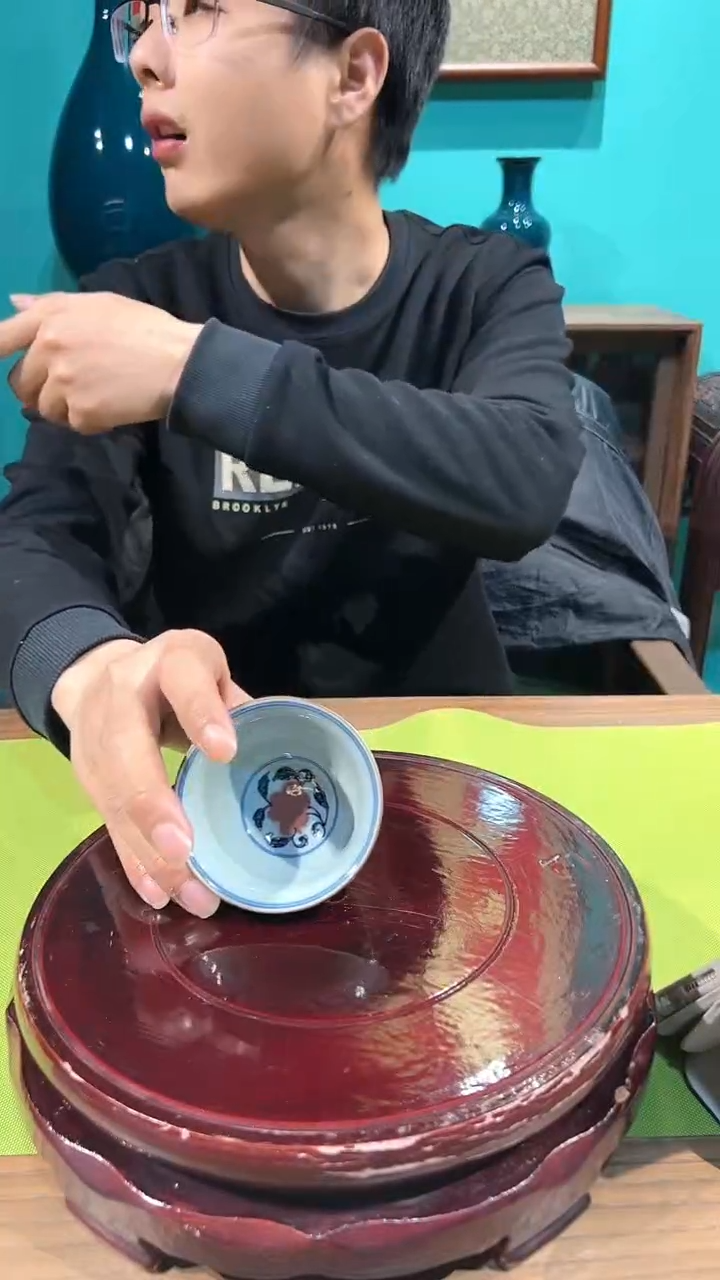 【闪购商品】杯霁蓝单色內绘青花釉里红杯/微瑕