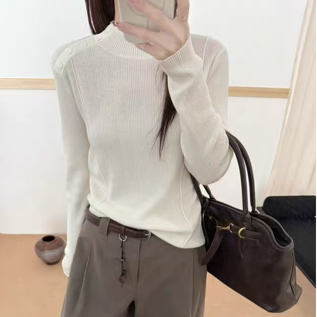 487178#2025秋冬新款半高领针织衫女宽松显瘦肩边扣长袖毛衣上衣