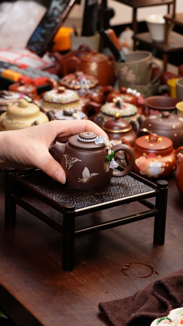 【闪购商品】原矿紫砂手工杯子朱妮