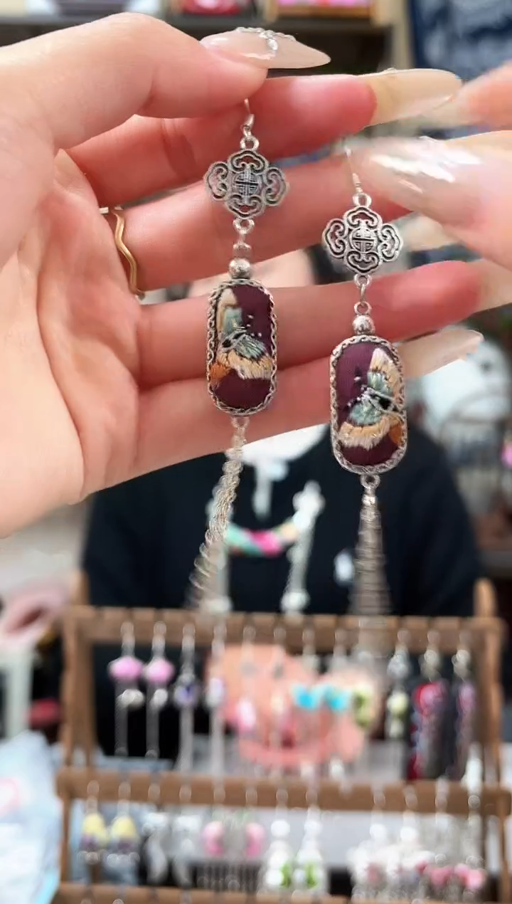 织绣民族风非遗老绣苗银饰品516