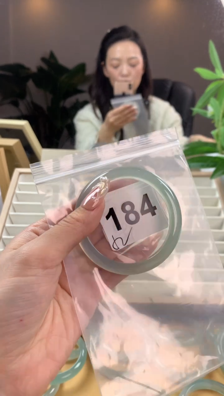 【闪购商品】玛瑙/玉髓手镯未镶嵌184微瑕