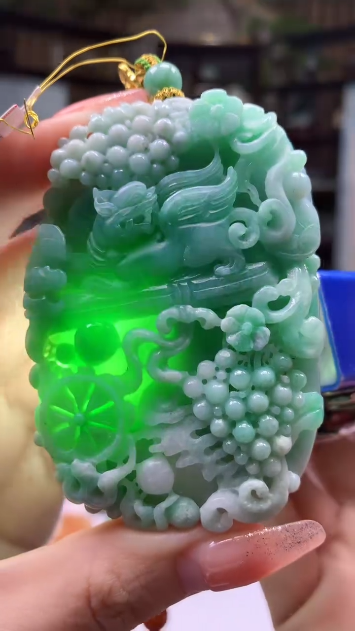 【闪购商品】定制翡翠18K金镶嵌1076ry-毛货挂件24