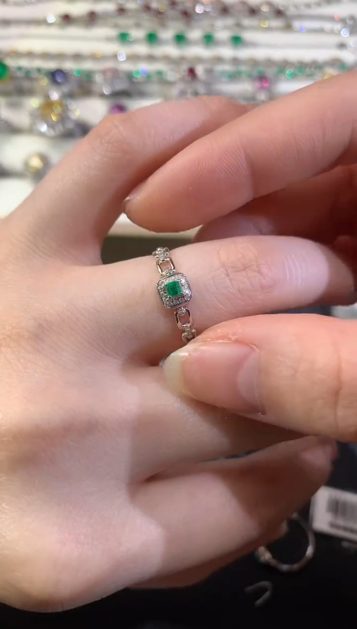 【闪购商品】祖母绿戒指18K金镶嵌Z113|1680