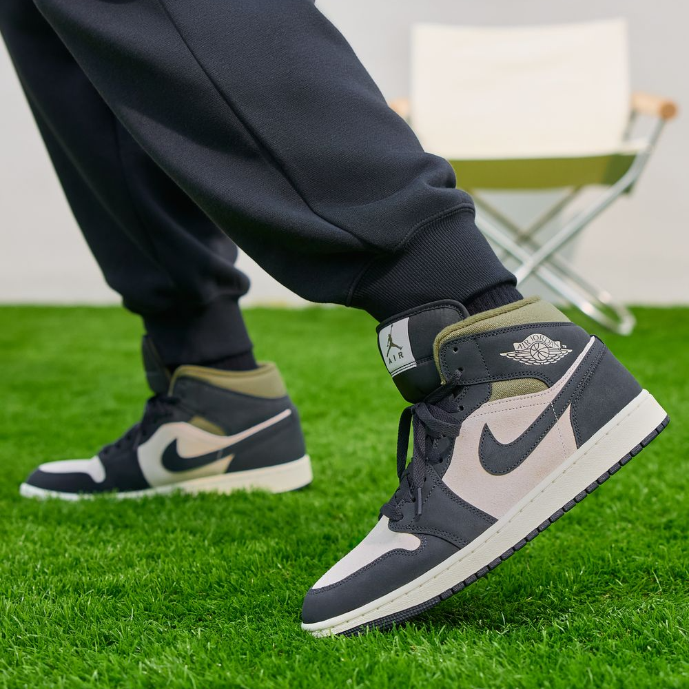 耐克/NIKE(官方正品)男子AJ1中高帮经典休闲板鞋HV4091102