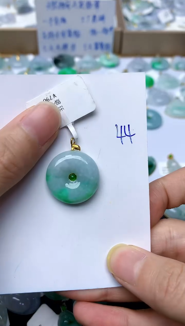 【闪购商品】翡翠颈饰18K金镶嵌44天然A货翡翠