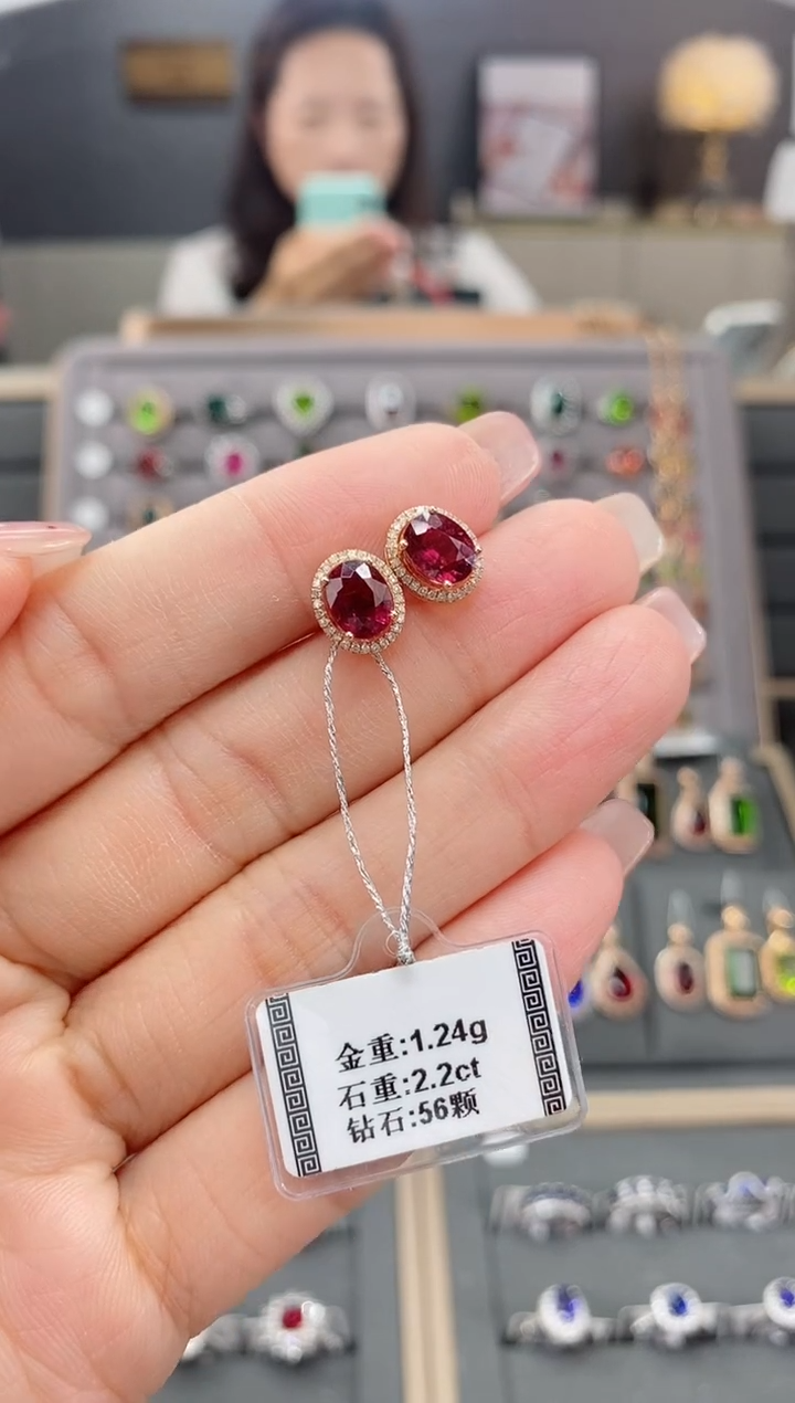 【闪购商品】碧玺耳饰18K金镶嵌2.2配钻