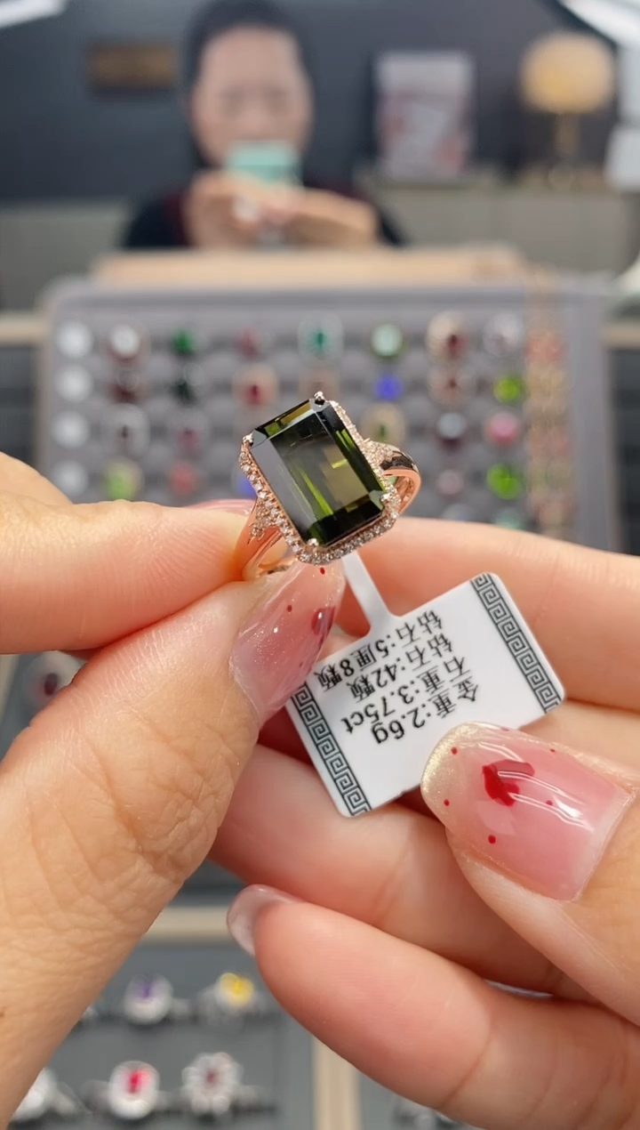 【闪购商品】碧玺戒指18K金镶嵌3.75   