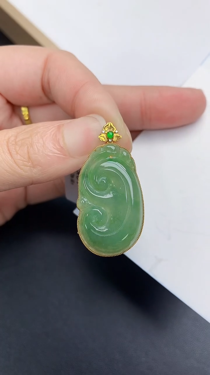 颈饰18K金镶嵌翡翠天然缅甸A货百元以上9元证书费自理