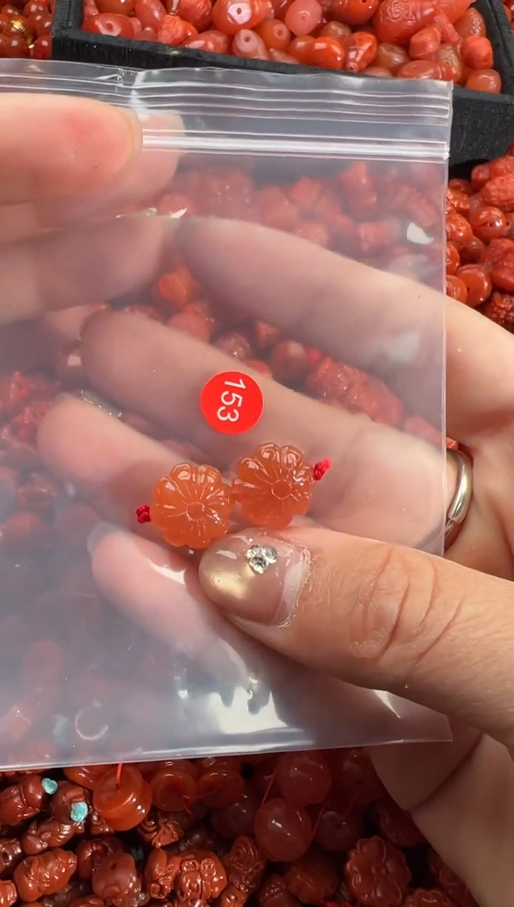 南红玛瑙未镶嵌颈饰1