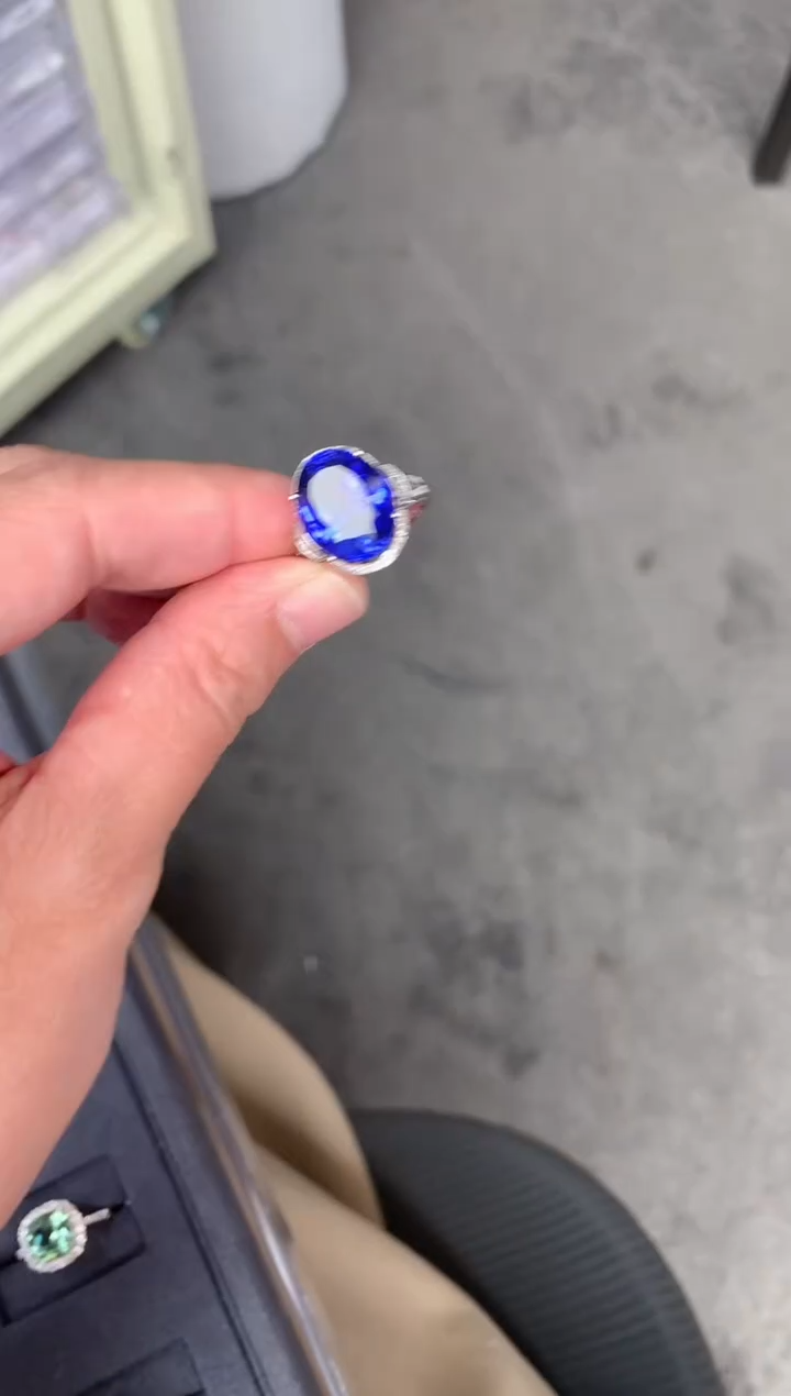 【闪购商品】坦桑石戒指18K金镶嵌9ct坦桑石戒指