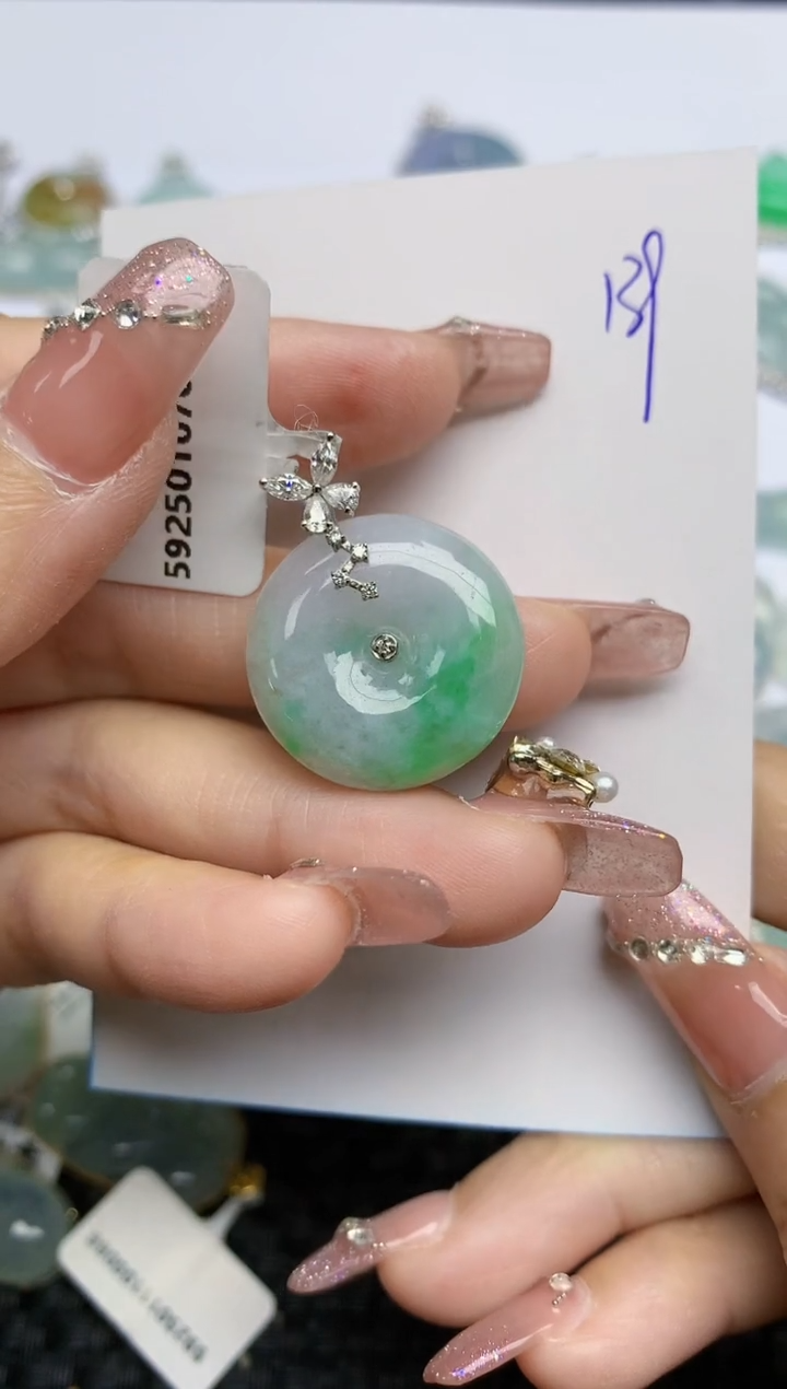 【闪购商品】翡翠颈饰18K金镶嵌天然A货翡翠 139