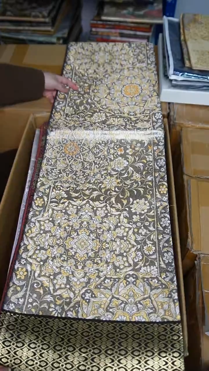 织绣2彩金织宝相花卉