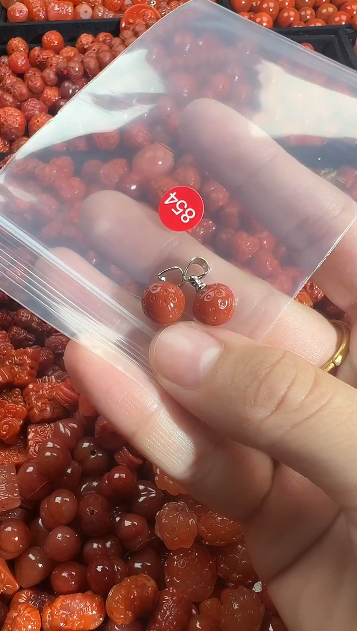 颈饰未镶嵌南红玛瑙1