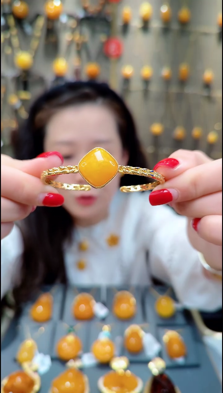 【闪购商品】蜜蜡手镯银S925镀金镶嵌H951蜜蜡手镯