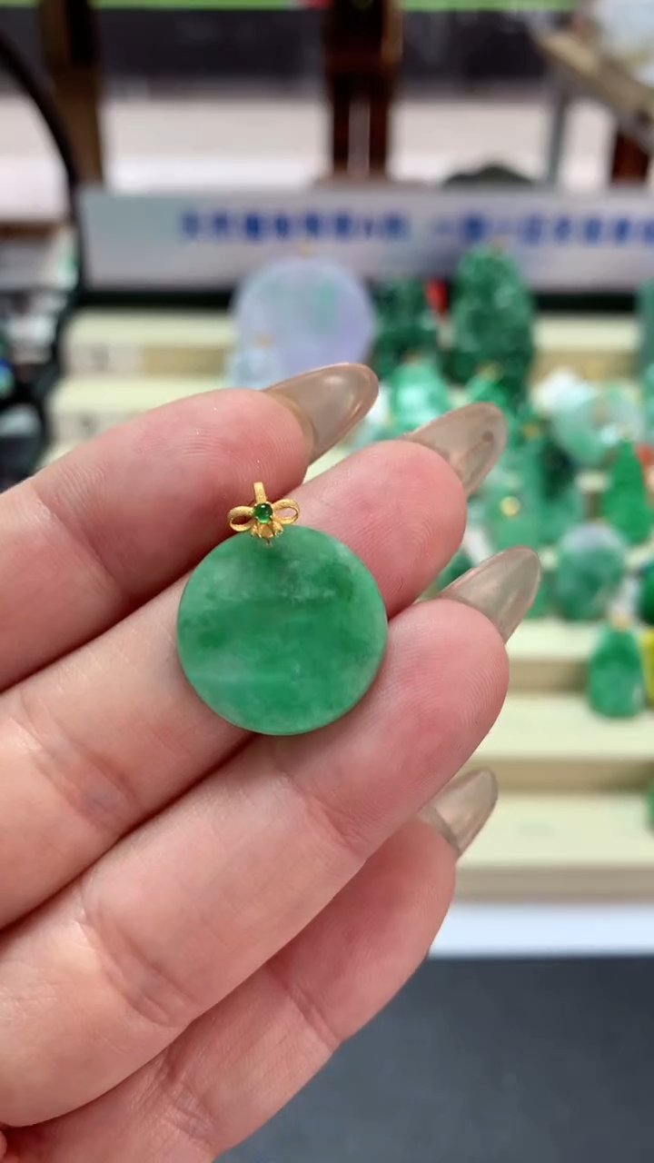 【闪购商品】翡翠吊坠(不含链)18K金镶嵌挂件