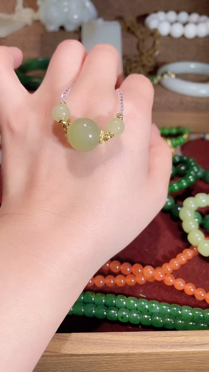 颈饰未镶嵌和田玉冰晴挂件