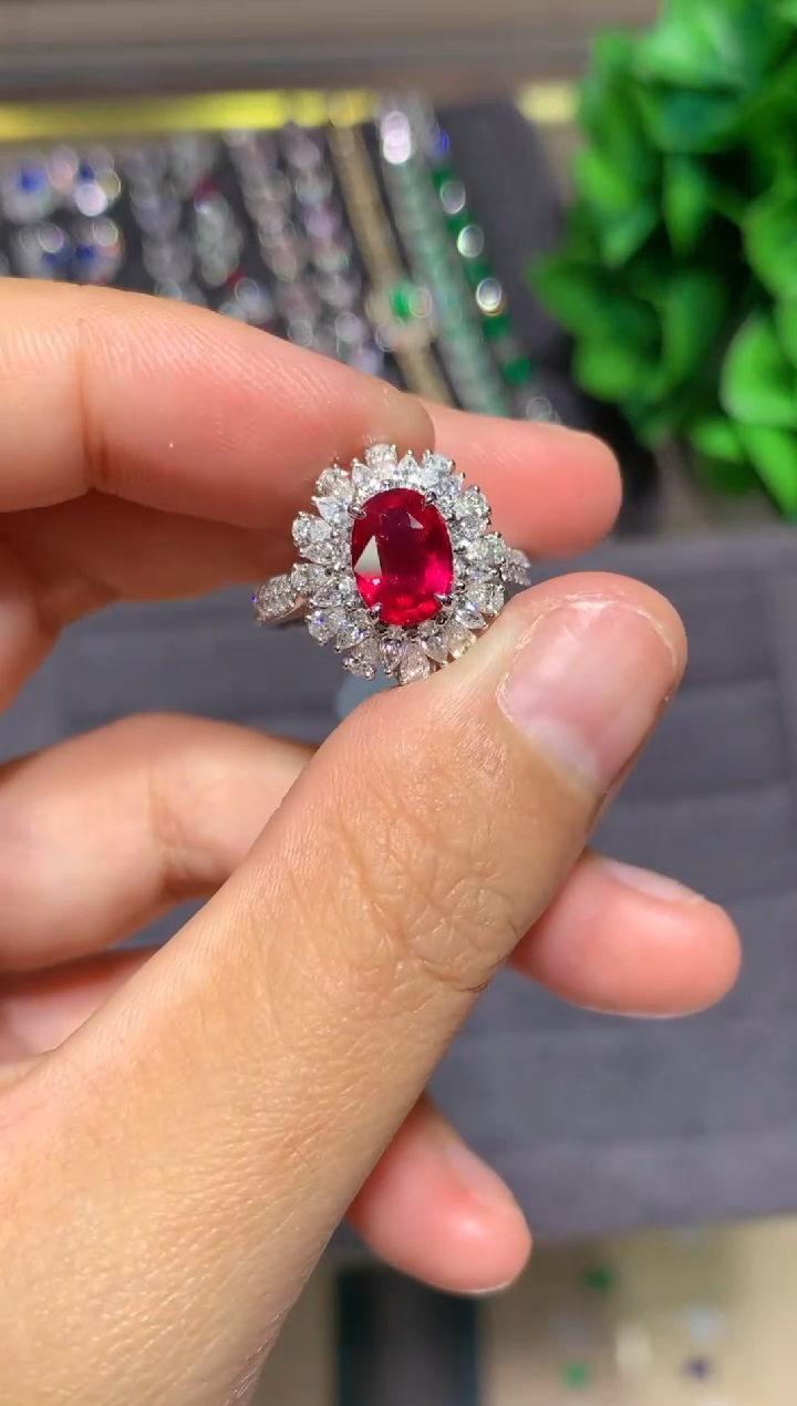 18K金镶嵌戒指红宝石1.54ct  主证