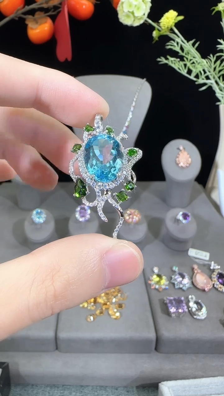 颈饰托帕石银S925镶嵌13*18mm吊坠