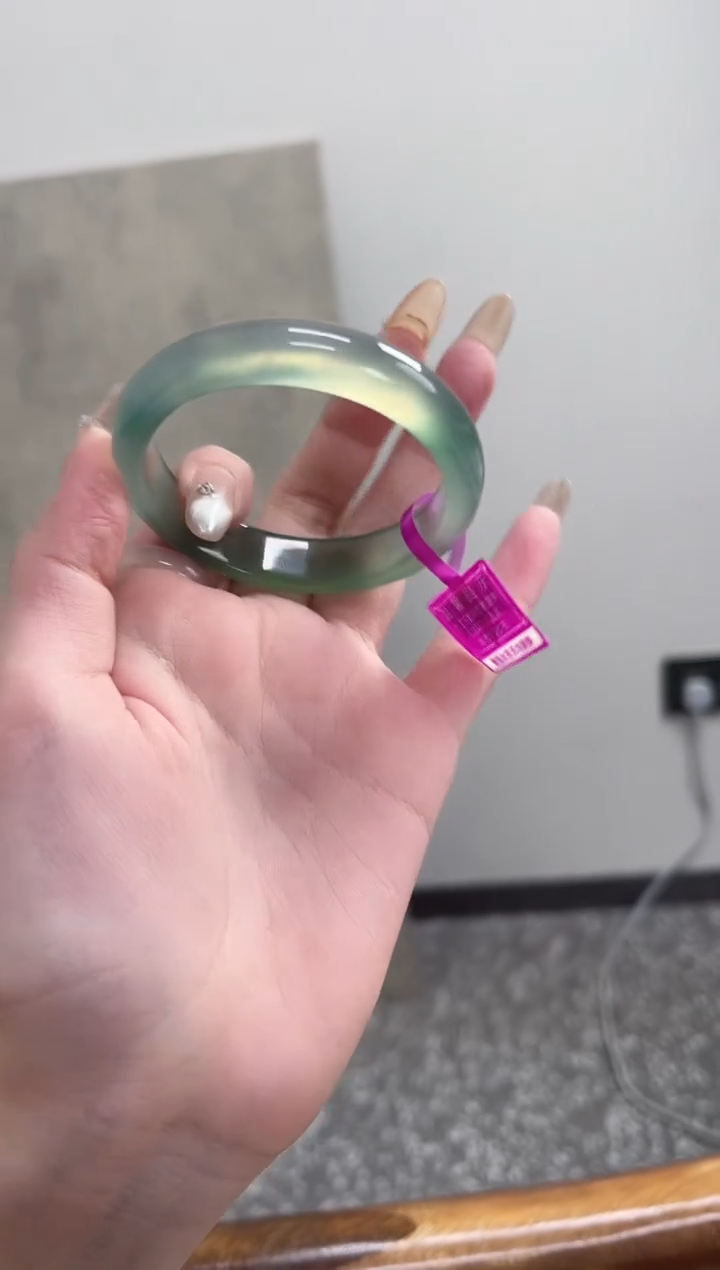 【闪购商品】玛瑙/玉髓手镯未镶嵌53圈 需要包容