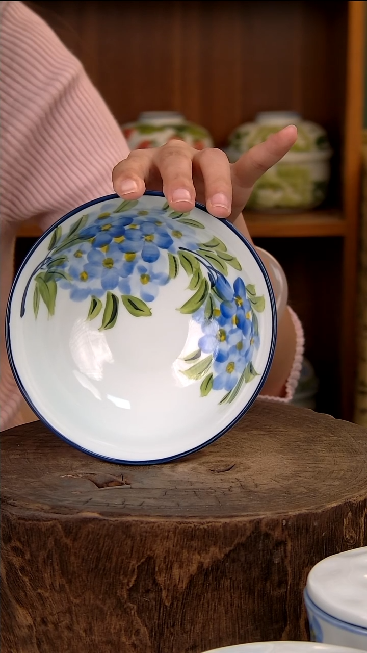 瓷片高白5.5英寸鸡心碗-蓝绣球