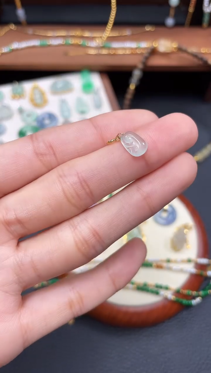 【闪购商品】翡翠吊坠(不含链)18K金镶嵌一个  JK709