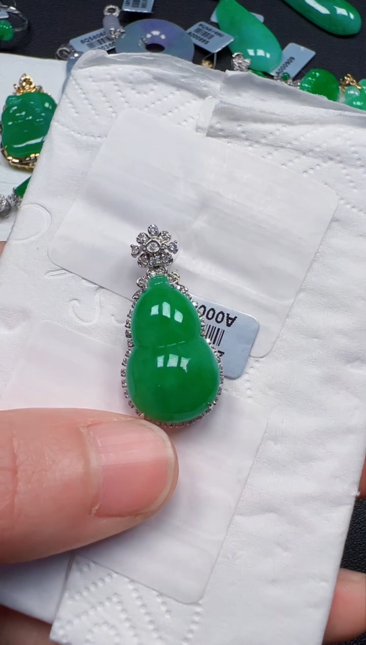 【闪购商品】翡翠吊坠(不含链)18K金镶嵌12800