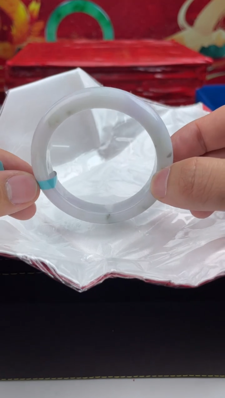 【闪购商品】翡翠手镯未镶嵌13翡翠手镯（微瑕）