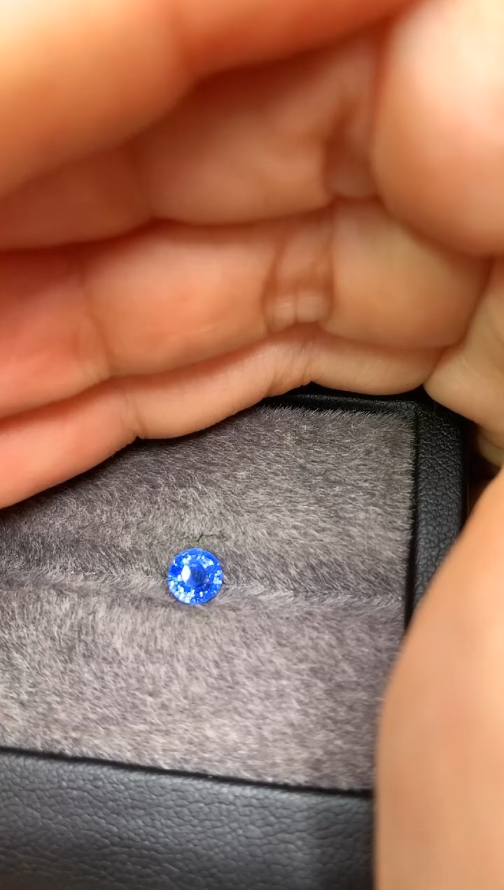 【闪购商品】定制蓝宝石裸石未镶嵌圆切型 无烧矢车菊 1.02ct