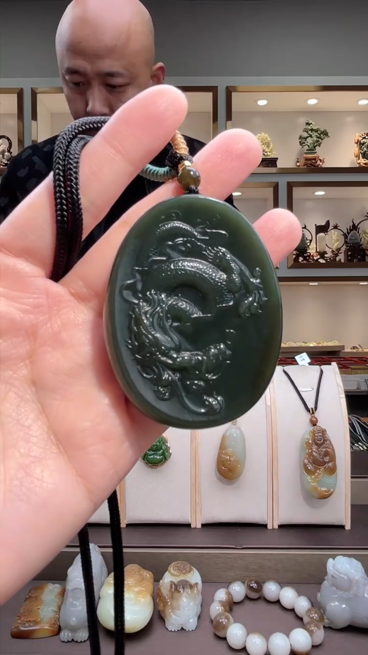 颈饰未镶嵌和田玉苏