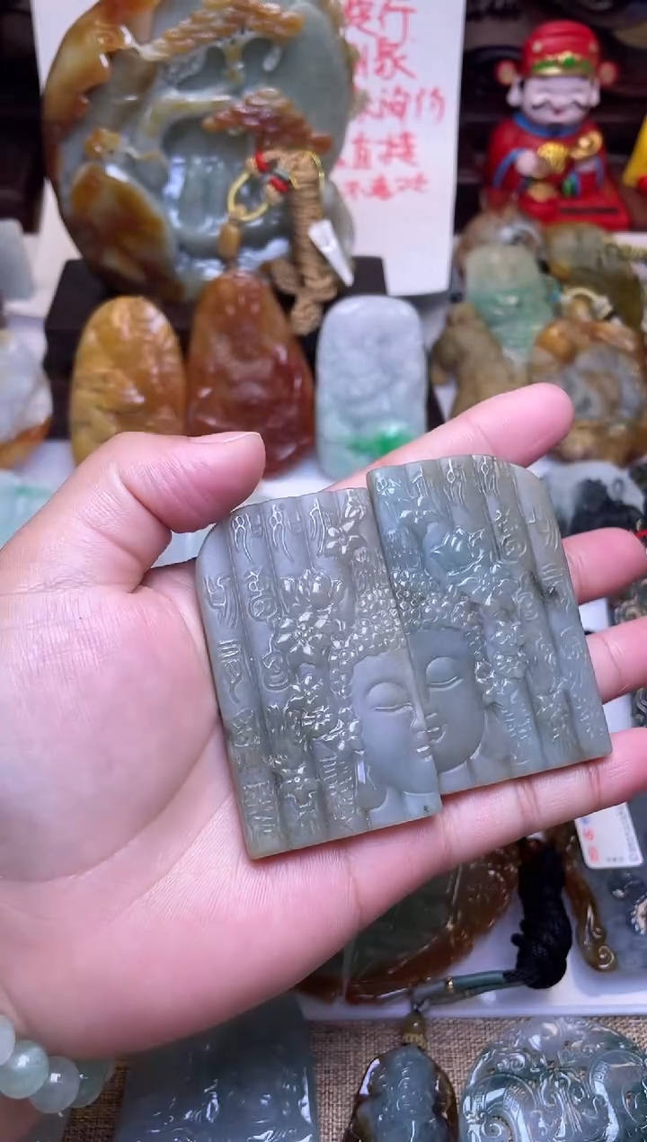 颈饰未镶嵌翡翠佛