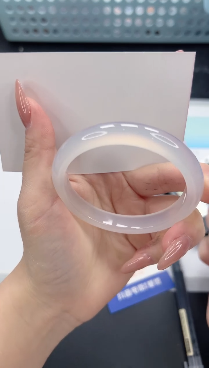 【闪购商品】石英质玉手镯合金A235-56