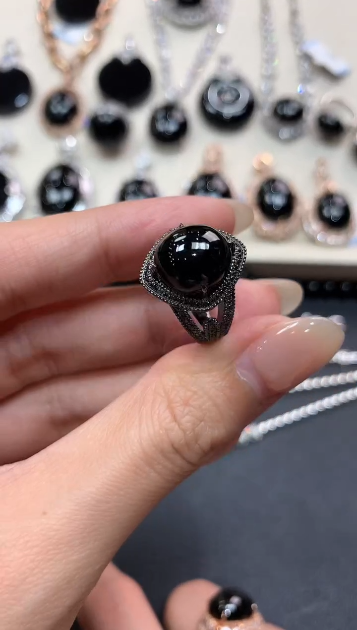 【闪购商品】翡翠戒指18K金镶嵌w57         