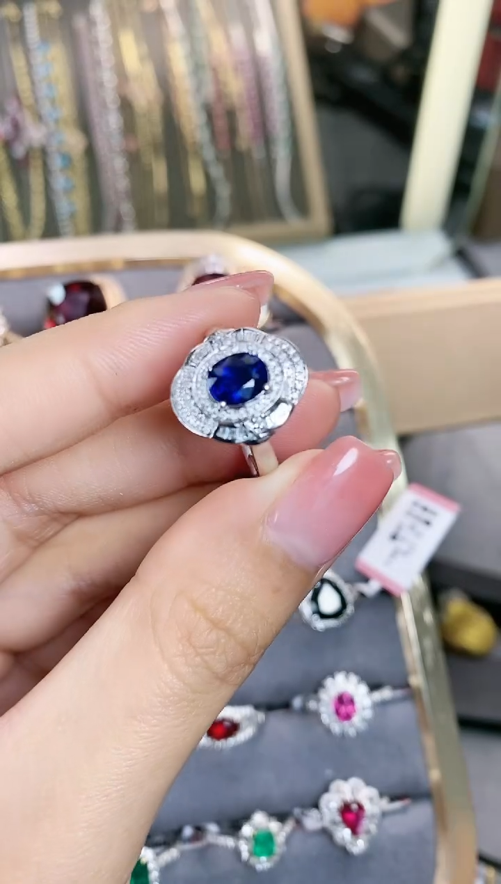 【闪购商品】蓝宝石戒指18K金镶嵌一个