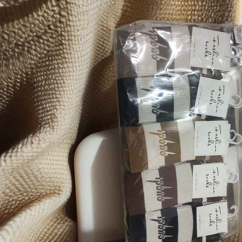春季轻职风拼接条纹学院风中筒袜防滑秋季防臭提花