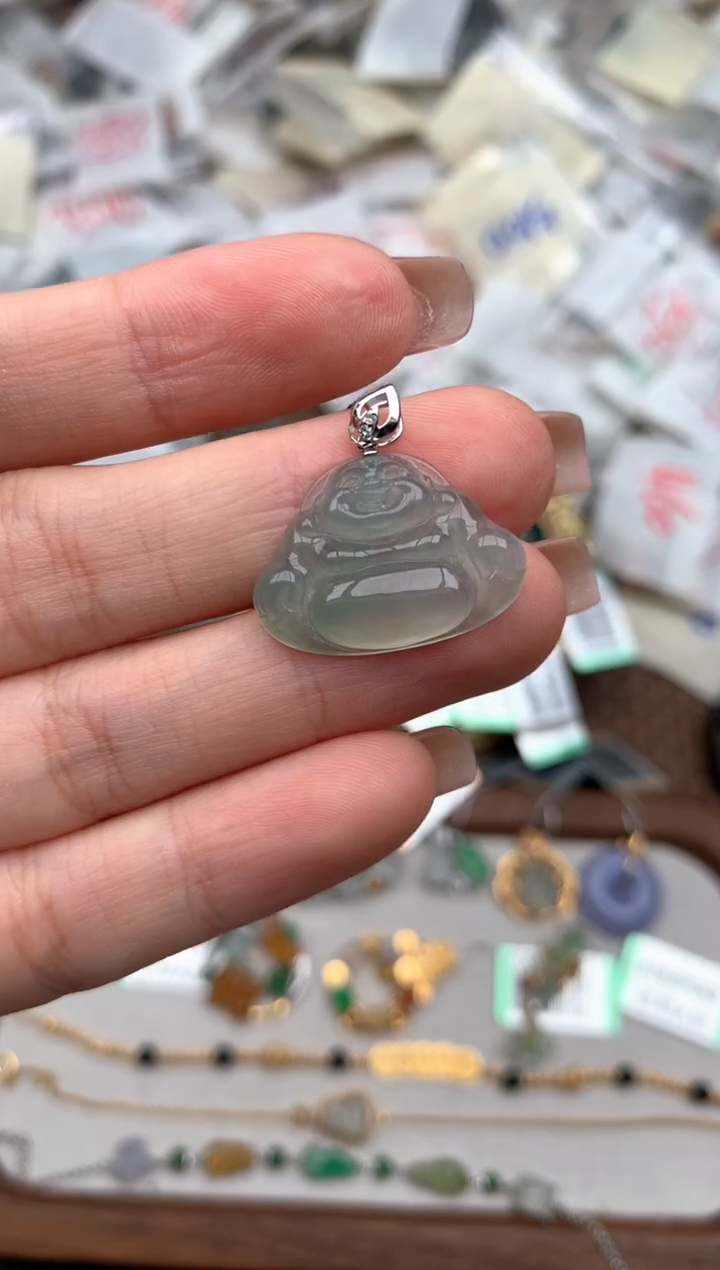 18K金镶嵌挂件翡翠一