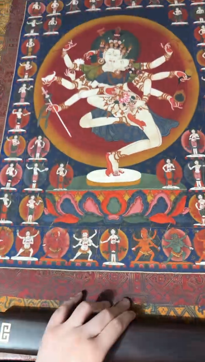 卷轴画龙妹的唐卡tk16