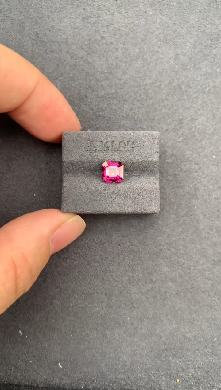 未镶嵌珠宝半成品石榴石1.5ct镁铝榴石  定制  GE