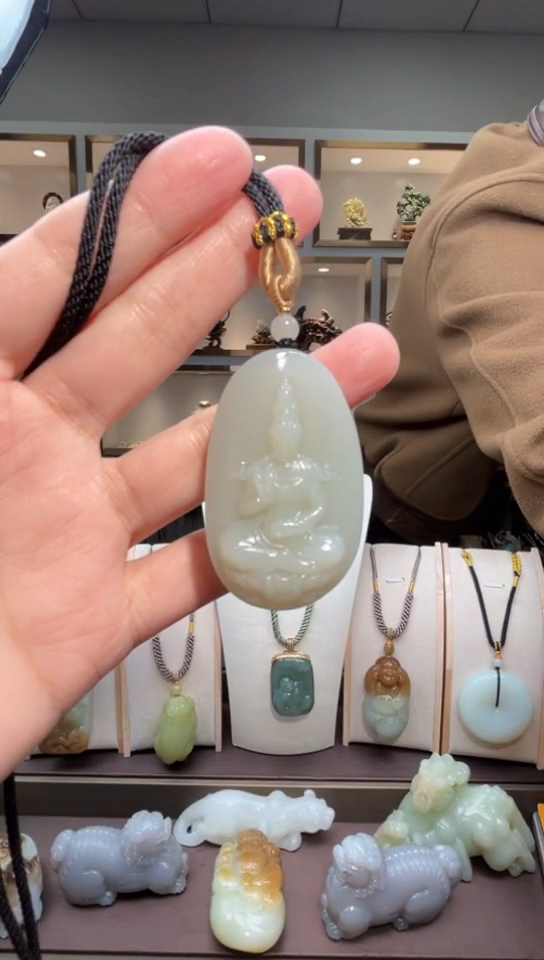 颈饰未镶嵌和田玉苏