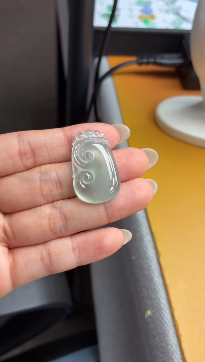 吊坠(不含链)未镶嵌翡翠45 如意 31.3 19.4 4.8