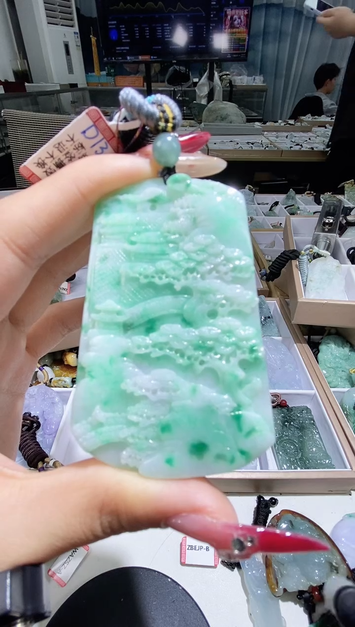 【闪购商品】翡翠颈饰未镶嵌天然缅甸翡翠A货未镶嵌