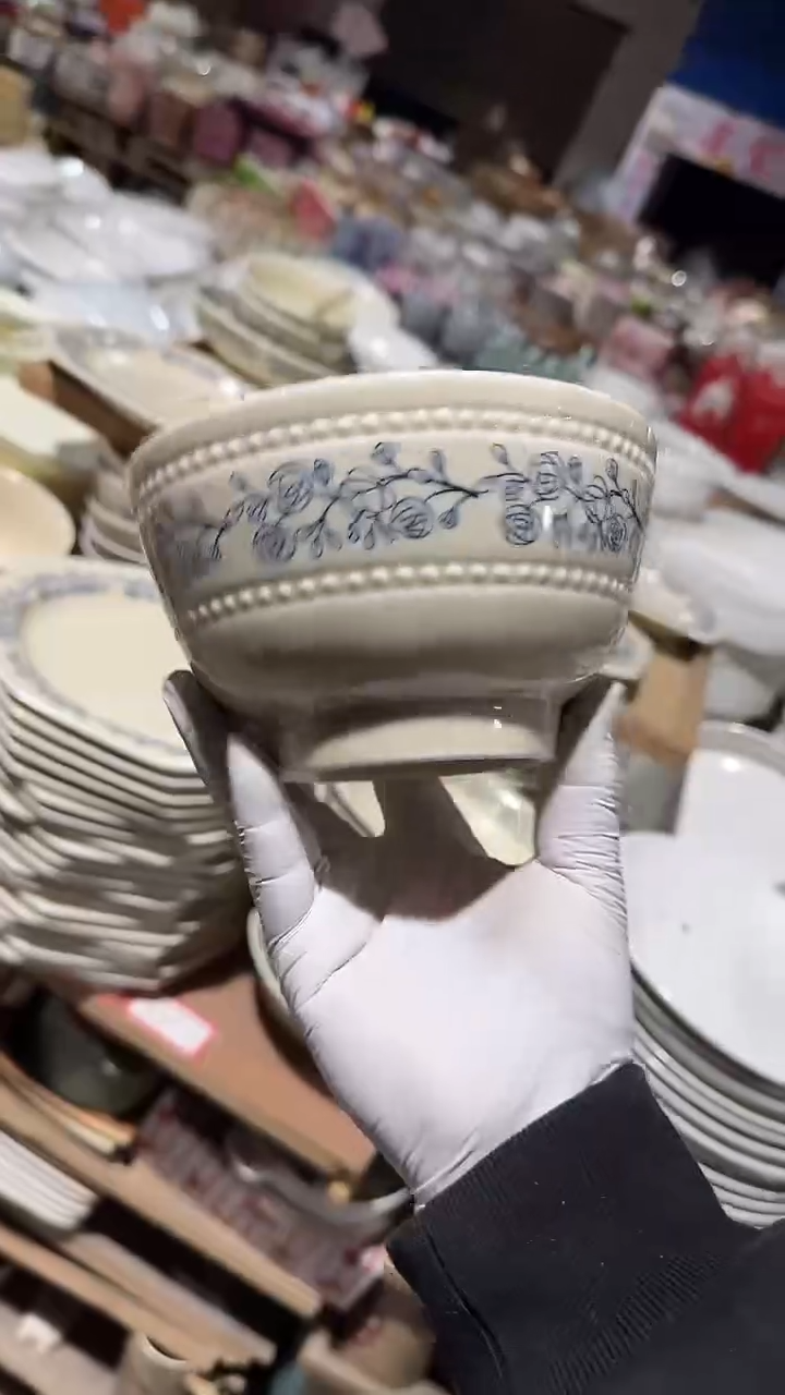 陶瓷蓝玫瑰面碗微瑕 凑满20元包邮