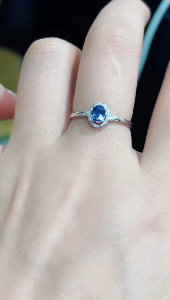 蓝宝石戒指18K金镶嵌·