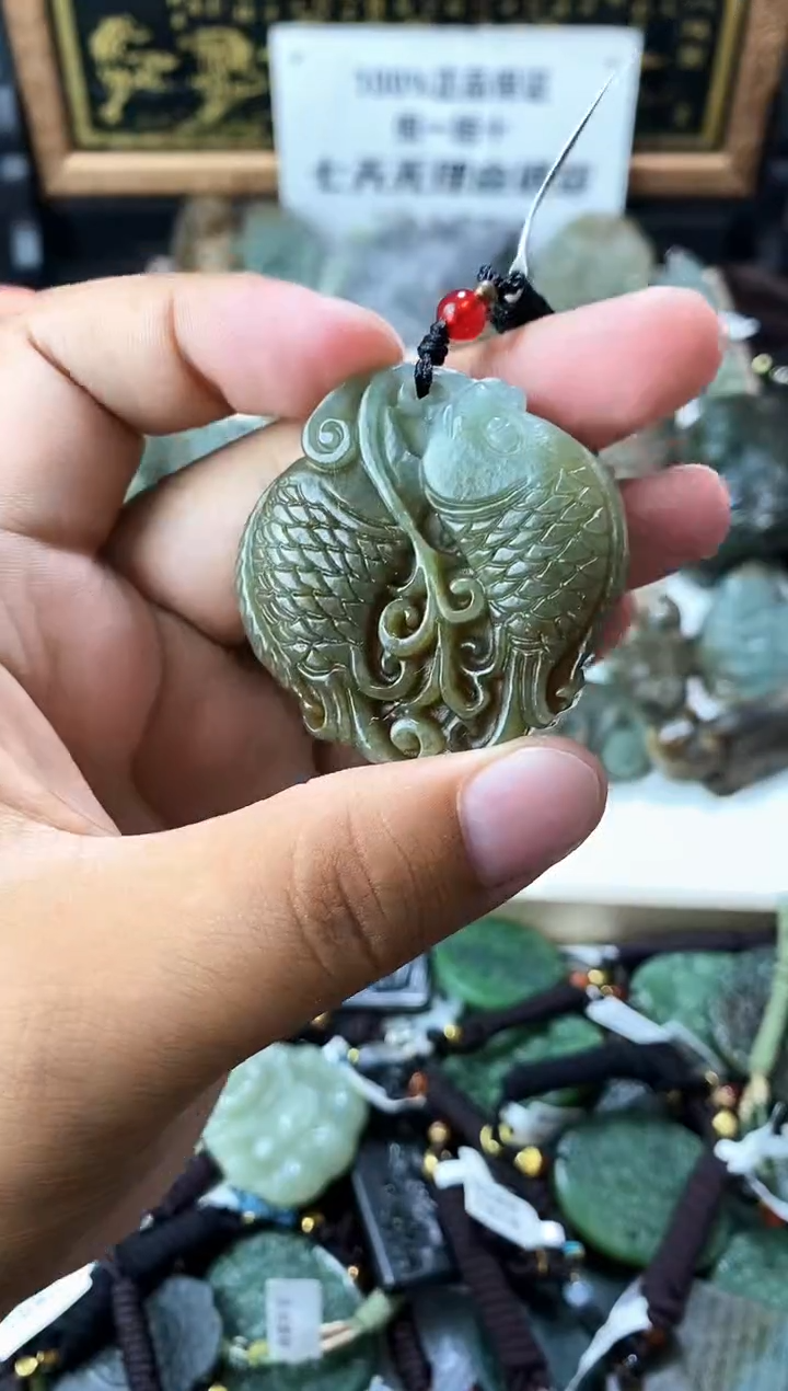 颈饰未镶嵌和田玉1