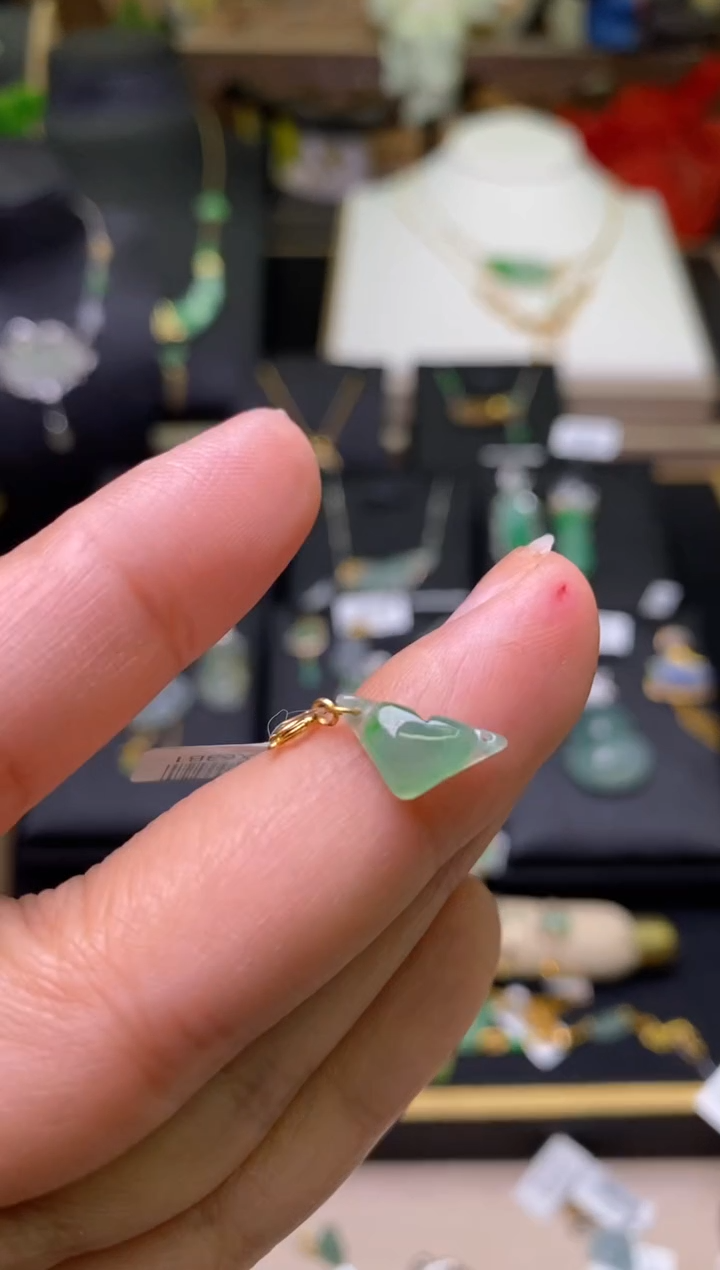 【闪购商品】翡翠颈饰18K金镶嵌净货17931