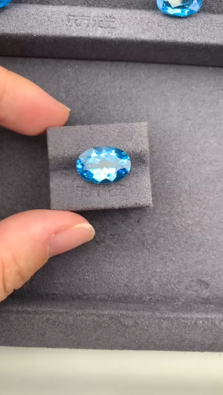 托帕石裸石8.4ct托帕石  GH  定制