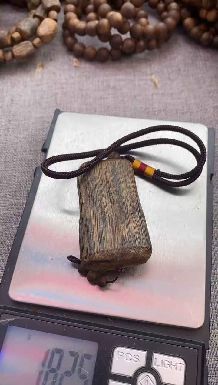 【闪购商品】沉香吊坠平安无事牌吊坠