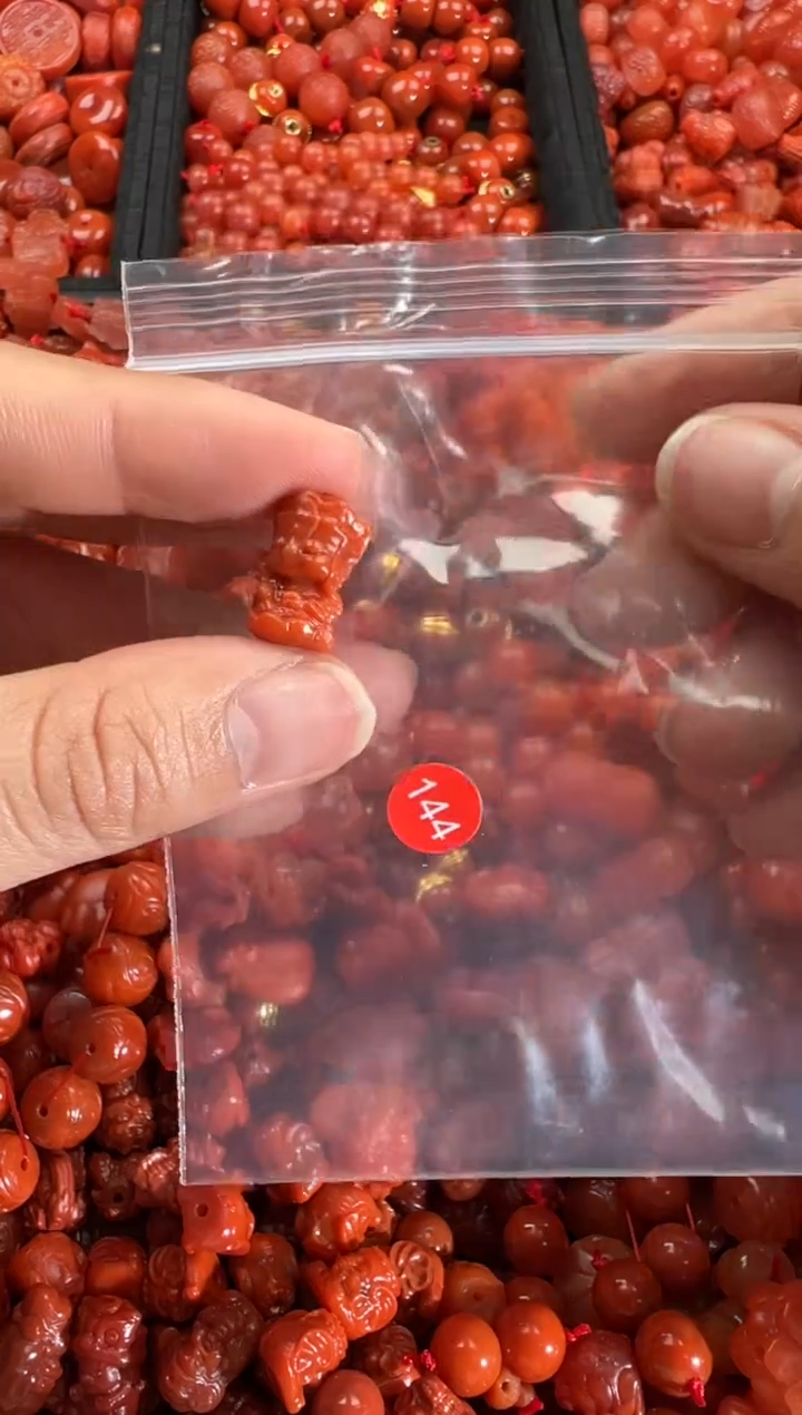 【闪购商品】南红玛瑙颈饰未镶嵌1