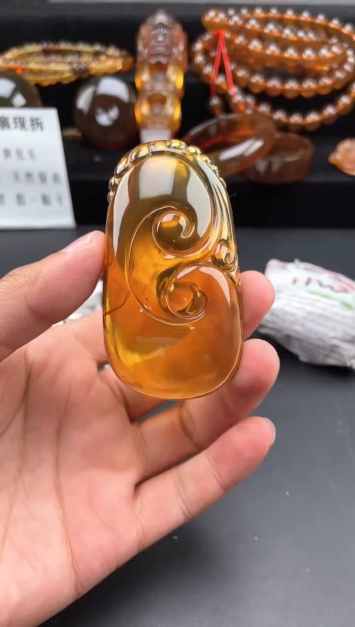 【闪购商品】琥珀颈饰未镶嵌棕蓝珀如意吊坠