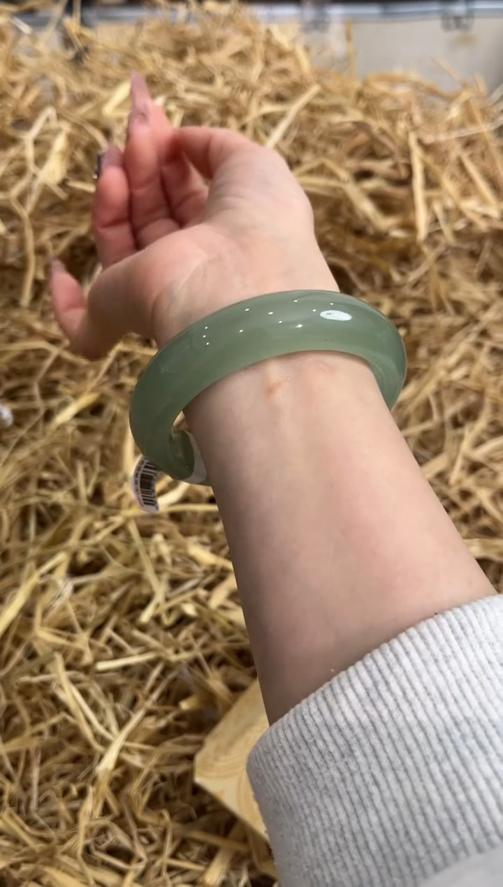 未镶嵌手镯石英质玉D1100